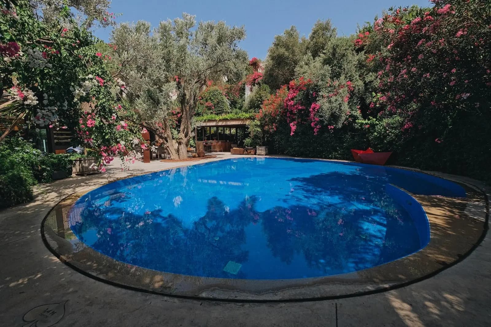 Maçakızı — Außenpool